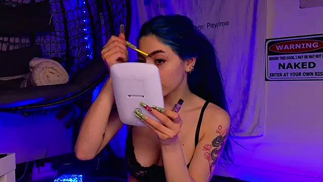 Snapshot of AriaVoss chatting on 04/10/26, 08:57 AriaVoss online show from 04/10/26, 08:57