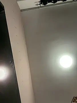 Snapshot of AriaVoss chatting on 04/15/26, 03:19 AriaVoss online show from 04/15/26, 03:19