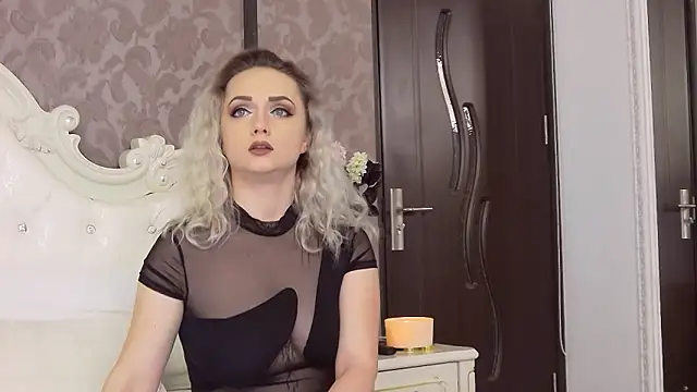 EllianaReese online show from 02/18/25, 03:10