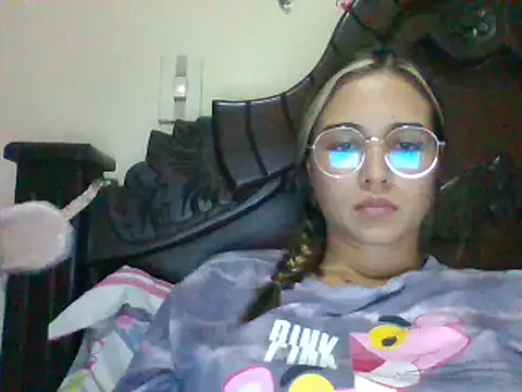 trianabell online show from 12/20/24, 12:52