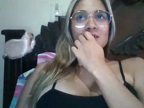 trianabell online show from 12/21/24, 07:16