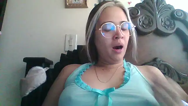 trianabell online show from 12/26/24, 03:53