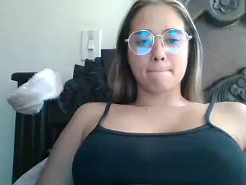 trianabell online show from 01/13/25, 07:31