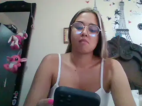 trianabell online show from 01/14/25, 09:20