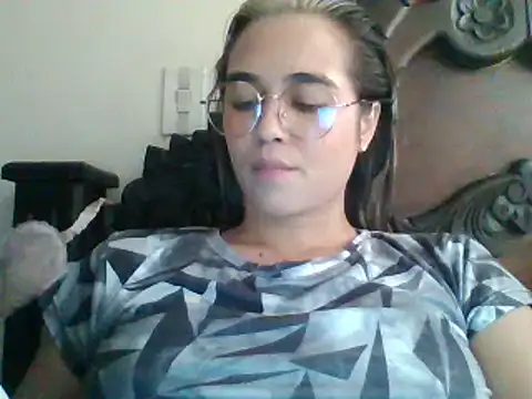 trianabell online show from 02/07/25, 06:02