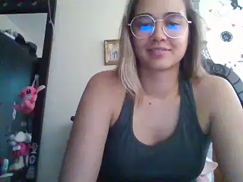 trianabell online show from 02/25/25, 07:25