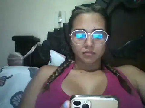 trianabell online show from 03/04/25, 03:00