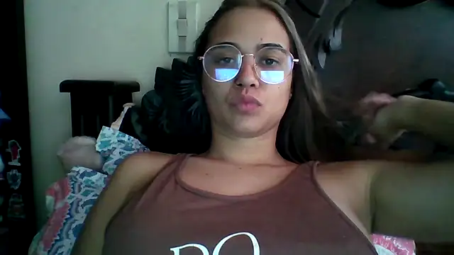 trianabell online show from 09/28/25, 03:50