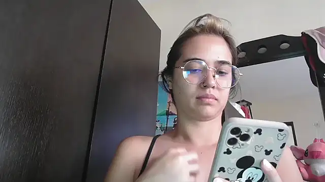 trianabell online show from 03/28/26, 03:00