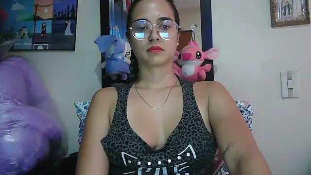 trianabell online show from 04/15/26, 07:58