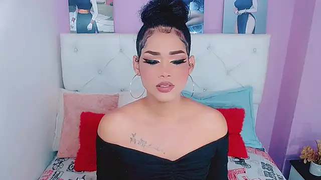 Snapshot of Amanda_bigx chatting on 04/04/26, 03:38 Amanda bigx online show from 04/04/26, 03:38