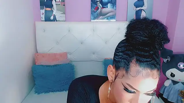 Snapshot of Amanda_bigx chatting on 04/17/26, 11:19 Amanda bigx online show from 04/17/26, 11:19