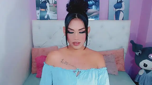 Snapshot of Amanda_bigx chatting on 04/22/26, 04:48 Amanda bigx online show from 04/22/26, 04:48