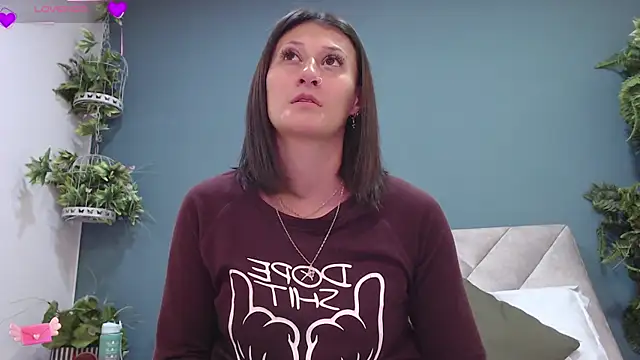 SharisWillian online show from 02/07/25, 03:34