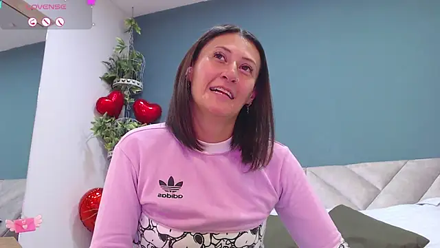 SharisWillian online show from 03/12/25, 03:57