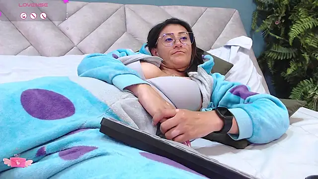 SharisWillian online show from 03/12/25, 10:26