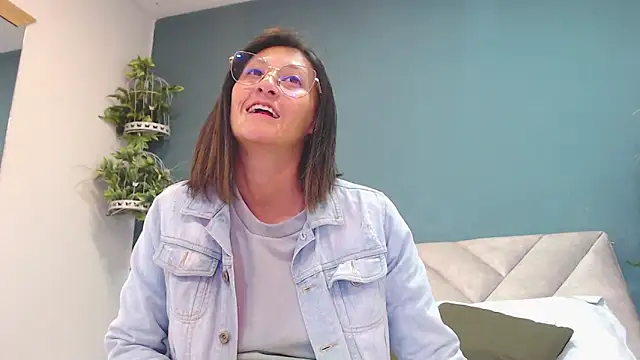 SharisWillian online show from 12/01/25, 03:33