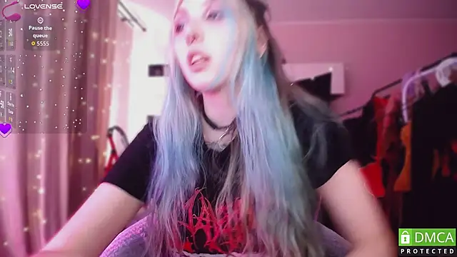 Snapshot of JustMeowGirl chatting on 04/07/26, 05:52 JustMeowGirl online show from 04/07/26, 05:52