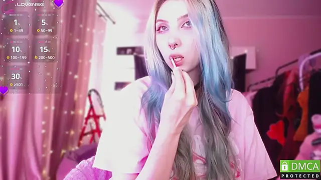 Snapshot of JustMeowGirl chatting on 04/08/26, 06:02 JustMeowGirl online show from 04/08/26, 06:02