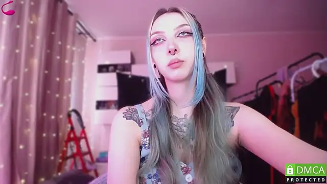 Snapshot of JustMeowGirl chatting on 04/11/26, 06:18 JustMeowGirl online show from 04/11/26, 06:18