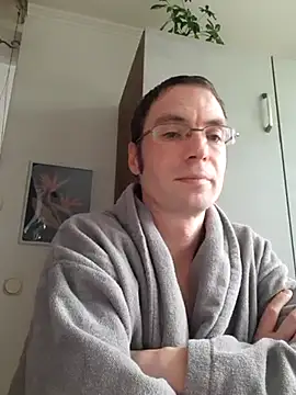 Snapshot of Schnubby1 chatting on 01/27/25, 12:05 Schnubby1 online show from 01/27/25, 12:05