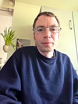 Snapshot of Schnubby1 chatting on 03/21/25, 11:01 Schnubby1 online show from 03/21/25, 11:01