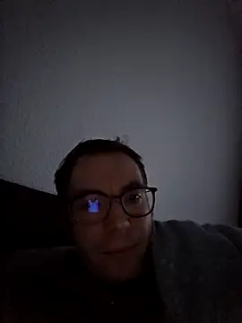 Snapshot of Schnubby1 chatting on 12/18/25, 03:07 Schnubby1 online show from 12/18/25, 03:07