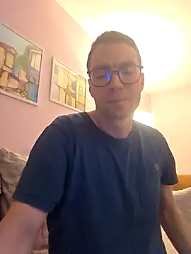 Snapshot of Schnubby1 chatting on 02/18/26, 04:58 Schnubby1 online show from 02/18/26, 04:58