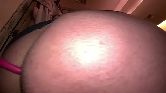 Snapshot of sissysylvia chatting on 06/19/26, 10:19 sissysylvia online show from 06/19/26, 10:19
