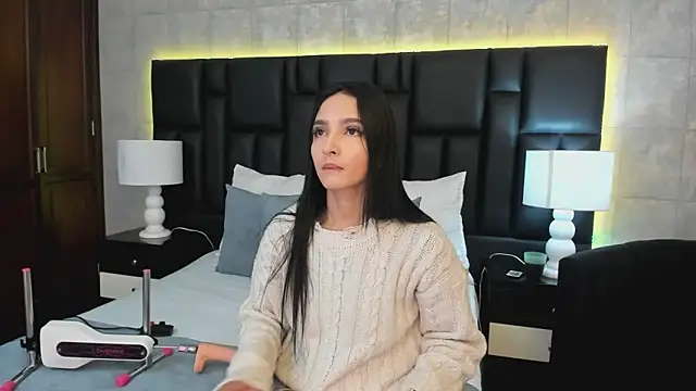 Snapshot of MiaSweeths chatting on 02/24/25, 11:43 MiaSweeths online show from 02/24/25, 11:43