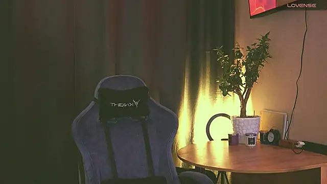 Snapshot of Polusladkoye chatting on 02/18/25, 06:15 Polusladkoye online show from 02/18/25, 06:15