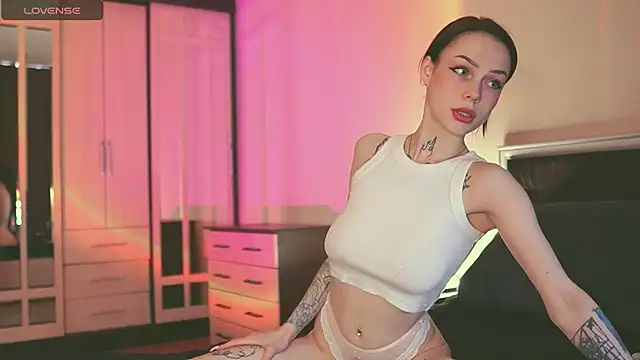 Snapshot of Polusladkoye chatting on 03/04/25, 01:49 Polusladkoye online show from 03/04/25, 01:49