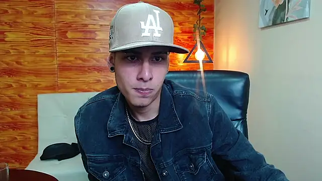 Bastiaan 28 online show from 12/15/24, 02:52