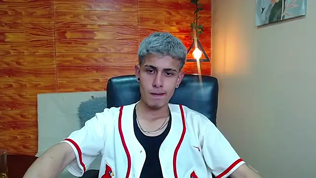 Bastiaan 28 online show from 12/17/24, 04:56