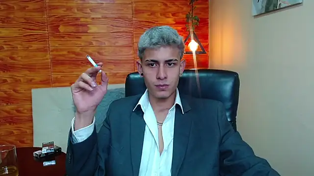 Bastiaan 28 online show from 12/17/24, 11:49