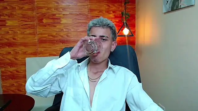 Bastiaan 28 online show from 12/18/24, 05:59