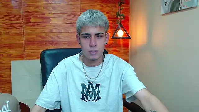 Bastiaan 28 online show from 12/25/24, 12:05