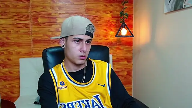 Bastiaan 28 online show from 12/28/24, 09:52