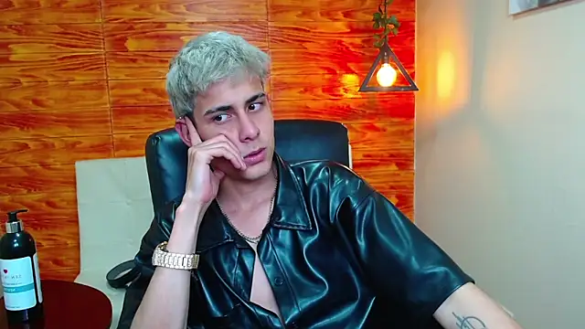 Bastiaan 28 online show from 01/05/25, 02:19