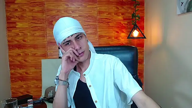 Bastiaan 28 online show from 01/15/25, 01:02