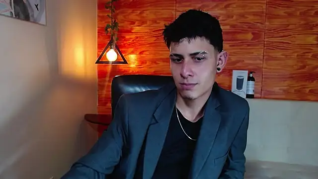 Bastiaan 28 online show from 02/07/25, 04:27