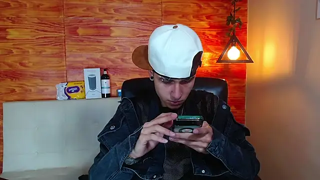 Bastiaan 28 online show from 02/14/25, 01:56