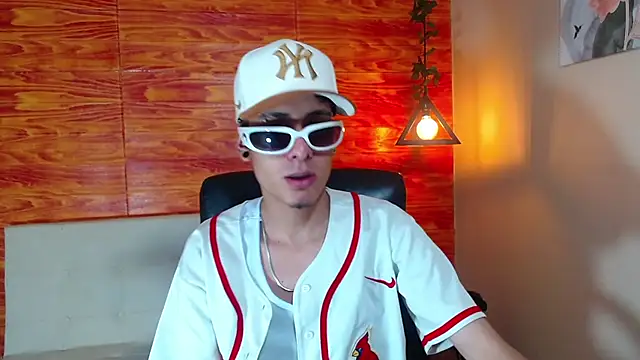 Bastiaan 28 online show from 02/20/25, 02:40