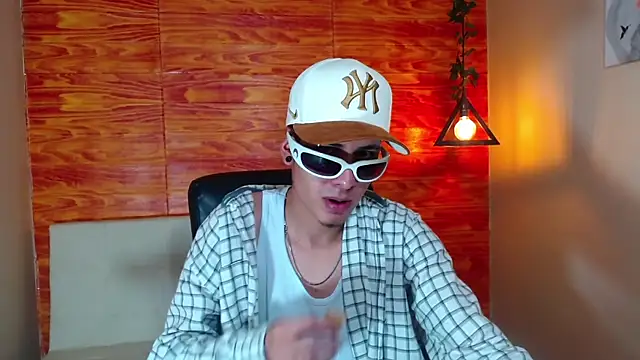 Bastiaan 28 online show from 02/21/25, 06:18