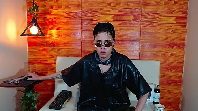 Bastiaan 28 online show from 03/08/25, 02:23