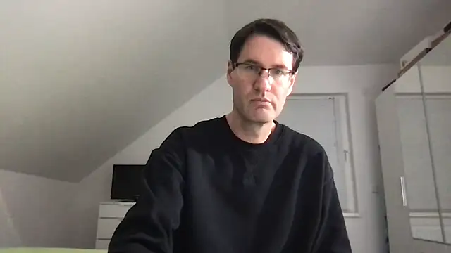 Snapshot of zxzx_cam1 chatting on 12/02/24, 04:53 zxzx cam1 online show from 12/02/24, 04:53