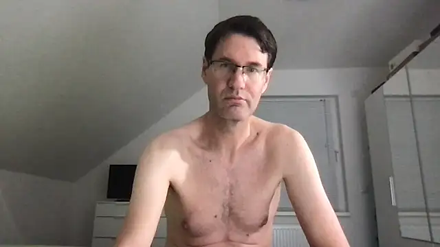 Snapshot of zxzx_cam1 chatting on 12/03/24, 10:40 zxzx cam1 online show from 12/03/24, 10:40