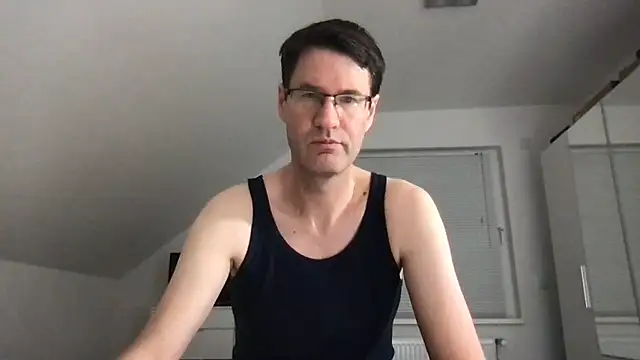 Snapshot of zxzx_cam1 chatting on 01/30/25, 11:24 zxzx cam1 online show from 01/30/25, 11:24