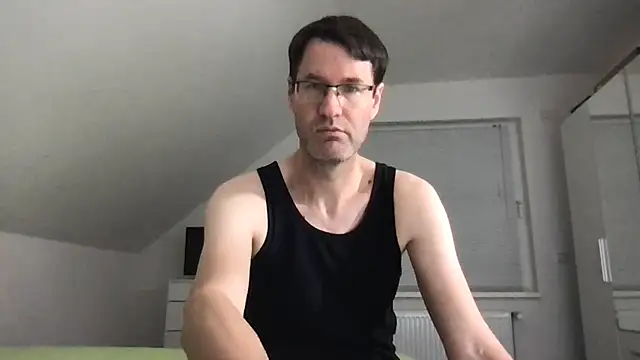 Snapshot of zxzx_cam1 chatting on 02/09/25, 04:50 zxzx cam1 online show from 02/09/25, 04:50