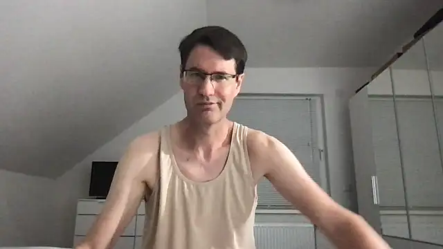 Snapshot of zxzx_cam1 chatting on 09/10/25, 02:50 zxzx cam1 online show from 09/10/25, 02:50